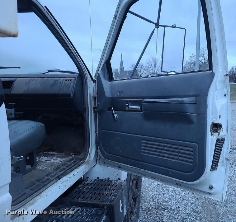 image for item DN8297 1991 Chevrolet Kodiak C5500 dump truck