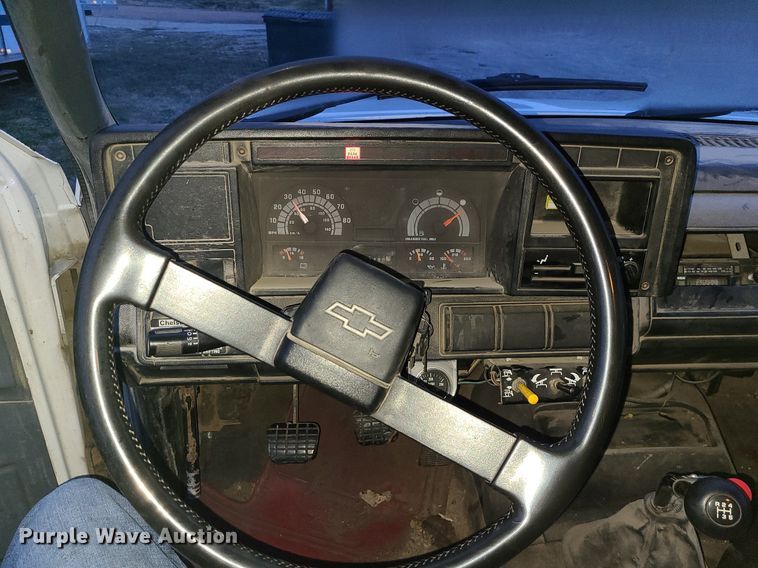 image for item DN8297 1991 Chevrolet Kodiak C5500 dump truck