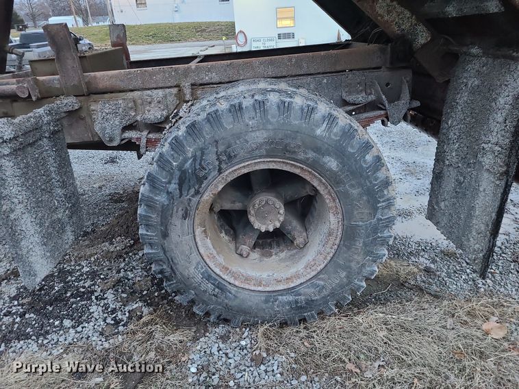 image for item DN8297 1991 Chevrolet Kodiak C5500 dump truck