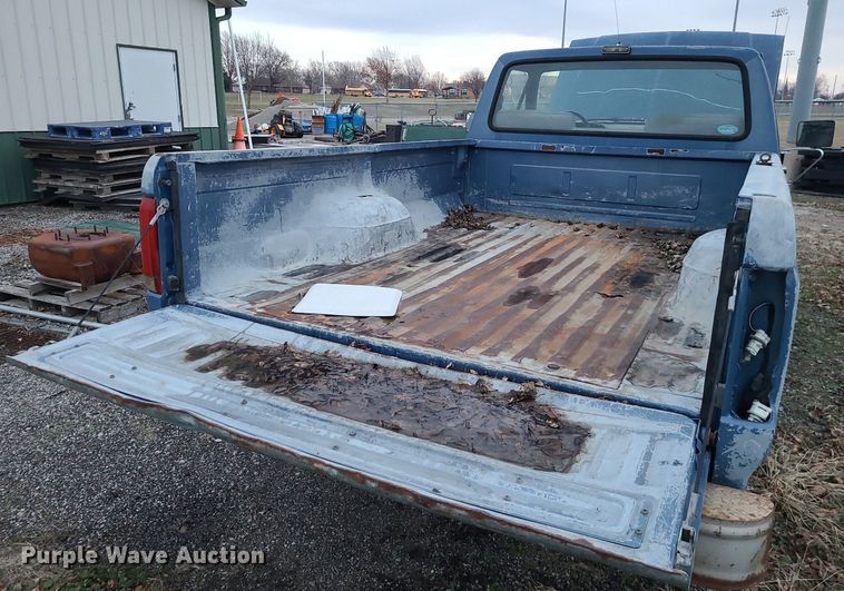 image for item DN8299 1991 Ford F150 pickup truck