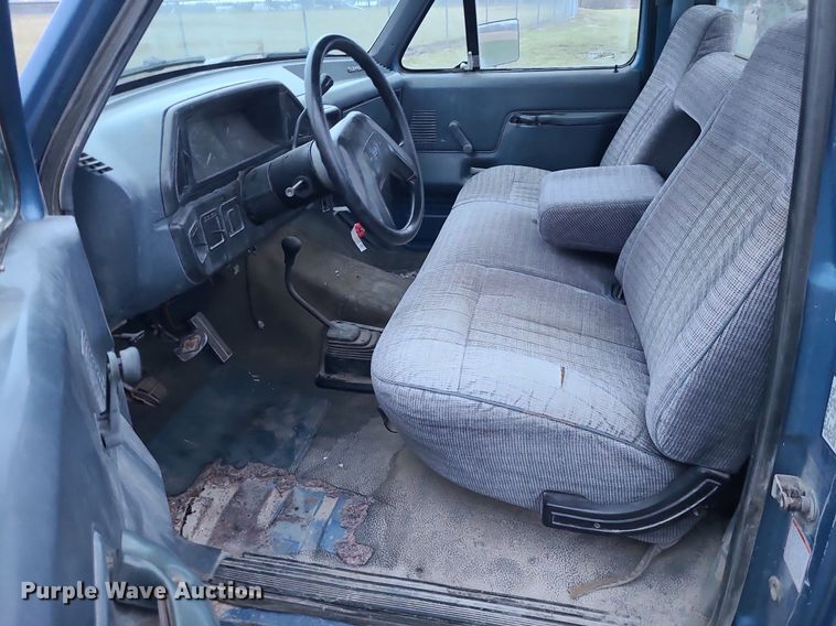 image for item DN8299 1991 Ford F150 pickup truck