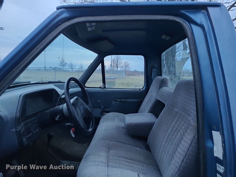 image for item DN8299 1991 Ford F150 pickup truck