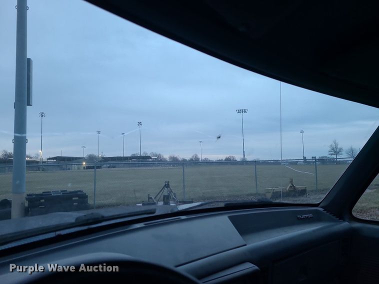 image for item DN8299 1991 Ford F150 pickup truck