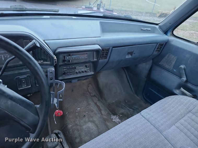 image for item DN8299 1991 Ford F150 pickup truck