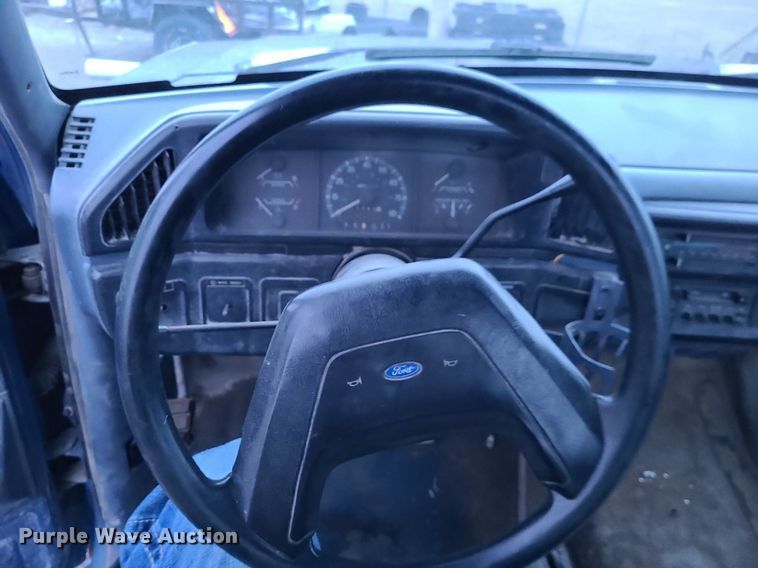 image for item DN8299 1991 Ford F150 pickup truck