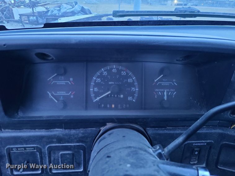 image for item DN8299 1991 Ford F150 pickup truck