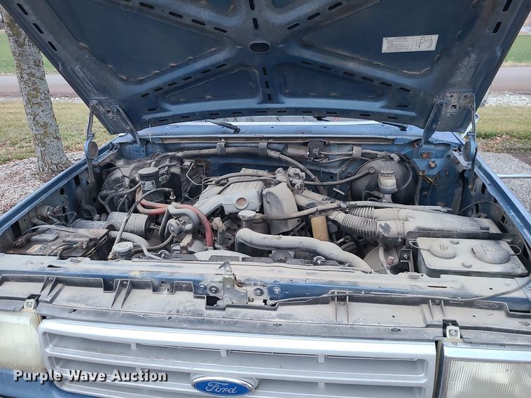 image for item DN8299 1991 Ford F150 pickup truck