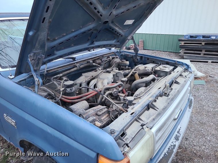 image for item DN8299 1991 Ford F150 pickup truck