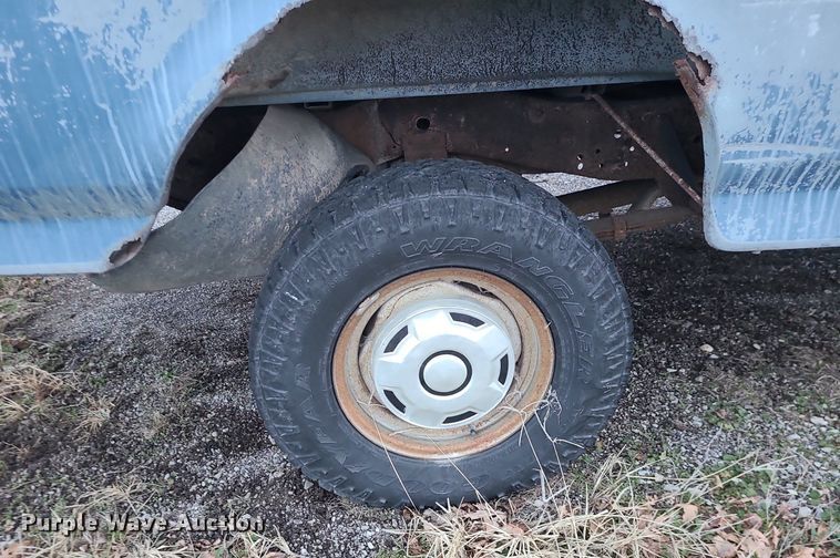 image for item DN8299 1991 Ford F150 pickup truck