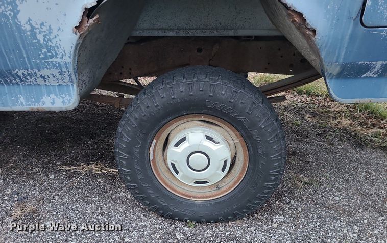 image for item DN8299 1991 Ford F150 pickup truck