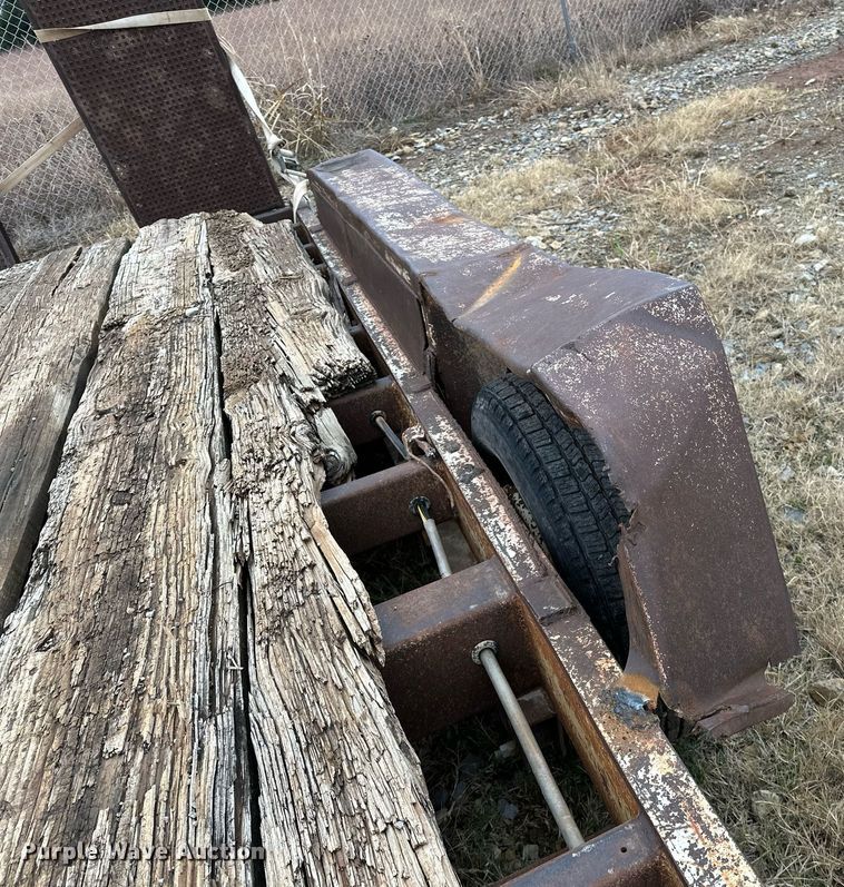 image for item DO5170 1985 Trail King TK18U-2000 equipment trailer