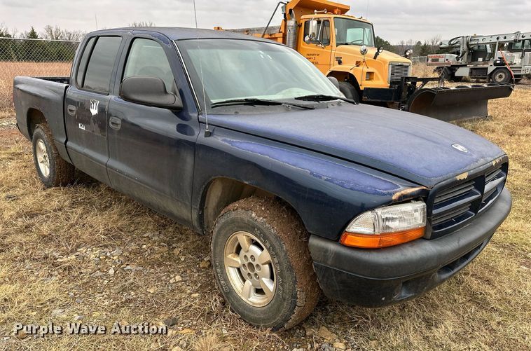 image for item DP3269 2001 Dodge Dakota Quad Cab pickup truck
