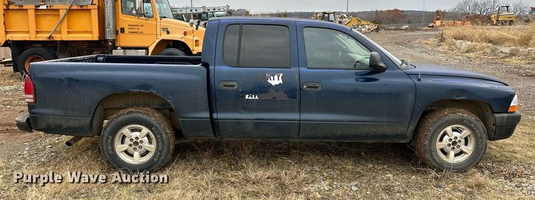 image for item DP3269 2001 Dodge Dakota Quad Cab pickup truck