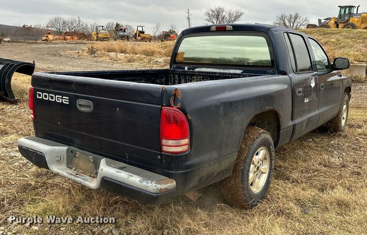 image for item DP3269 2001 Dodge Dakota Quad Cab pickup truck