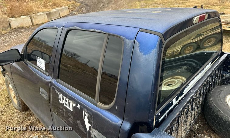 image for item DP3269 2001 Dodge Dakota Quad Cab pickup truck