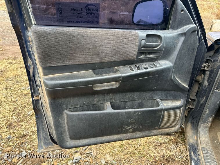 image for item DP3269 2001 Dodge Dakota Quad Cab pickup truck