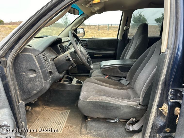 image for item DP3269 2001 Dodge Dakota Quad Cab pickup truck