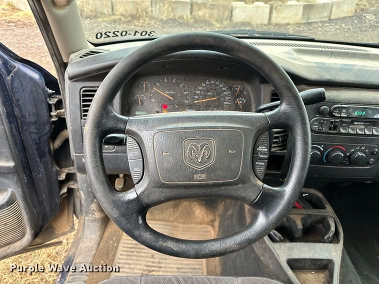 image for item DP3269 2001 Dodge Dakota Quad Cab pickup truck