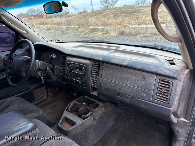 image for item DP3269 2001 Dodge Dakota Quad Cab pickup truck