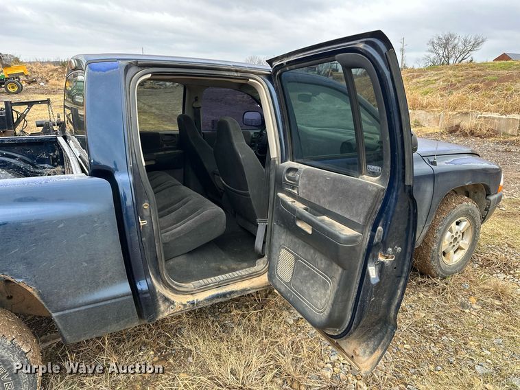 image for item DP3269 2001 Dodge Dakota Quad Cab pickup truck