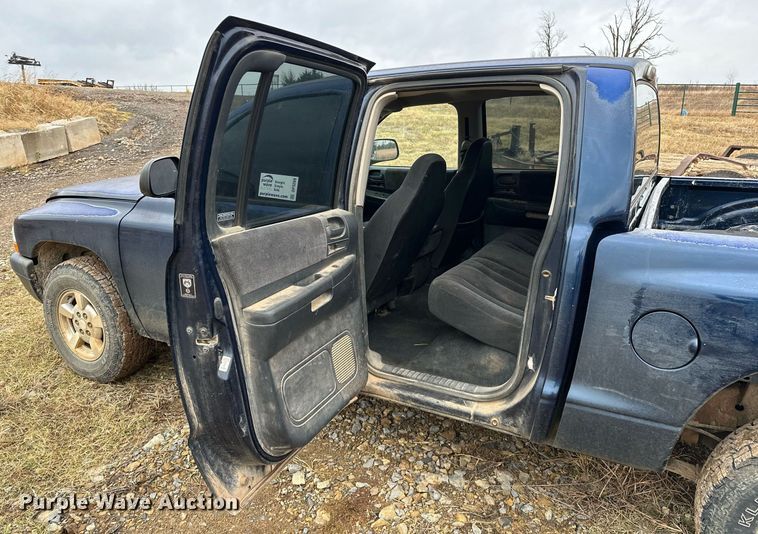 image for item DP3269 2001 Dodge Dakota Quad Cab pickup truck