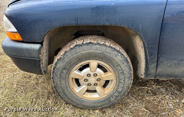image for item DP3269 2001 Dodge Dakota Quad Cab pickup truck