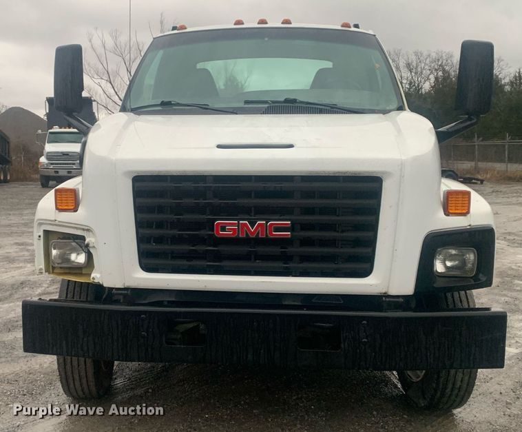 image for item DP8812 2003 GMC C6C042 flatbed truck
