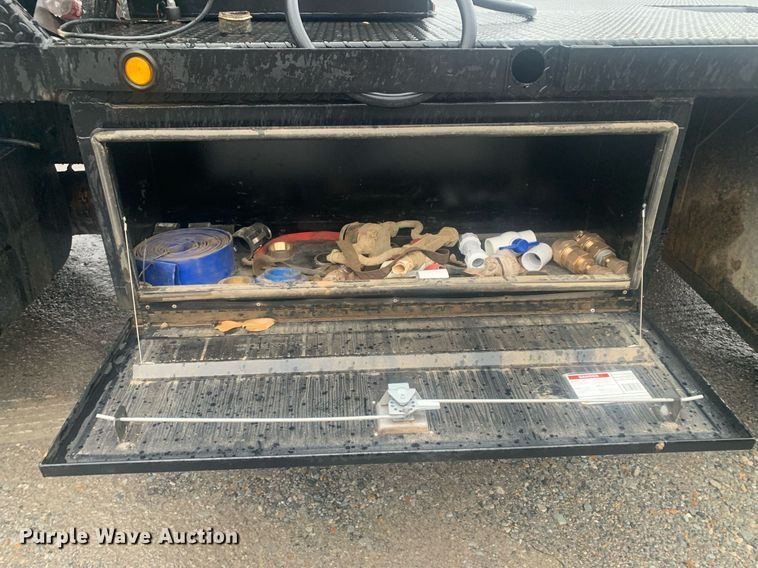 image for item DP8812 2003 GMC C6C042 flatbed truck