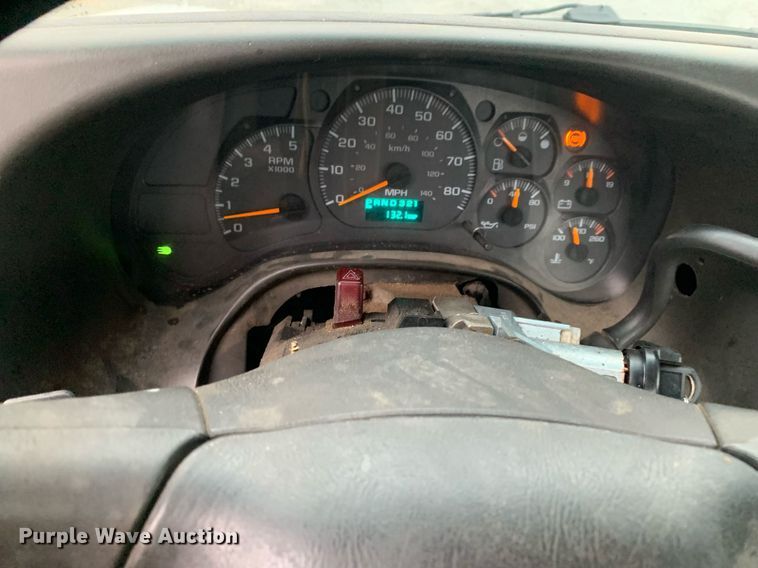 image for item DP8812 2003 GMC C6C042 flatbed truck