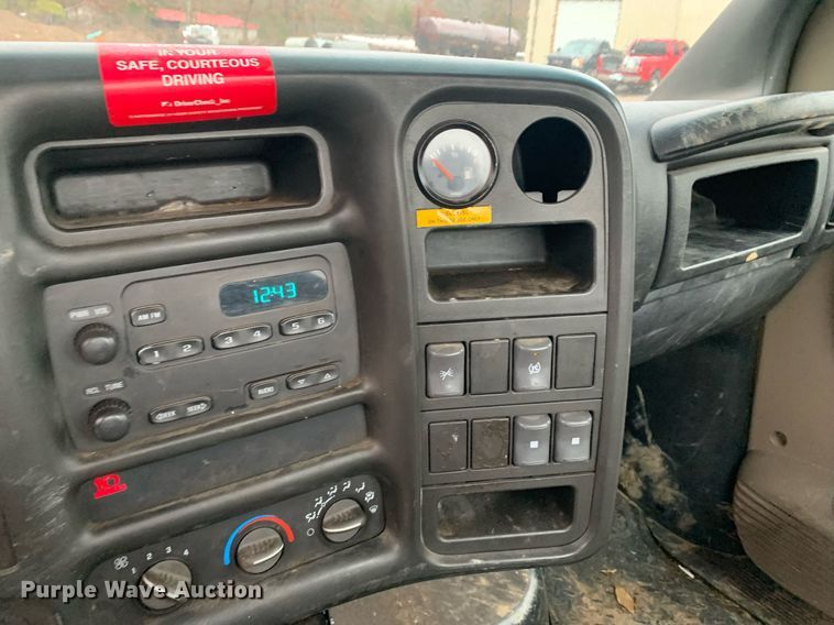 image for item DP8812 2003 GMC C6C042 flatbed truck