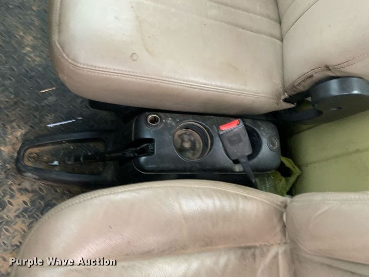 image for item DP8812 2003 GMC C6C042 flatbed truck