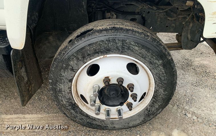 image for item DP8812 2003 GMC C6C042 flatbed truck