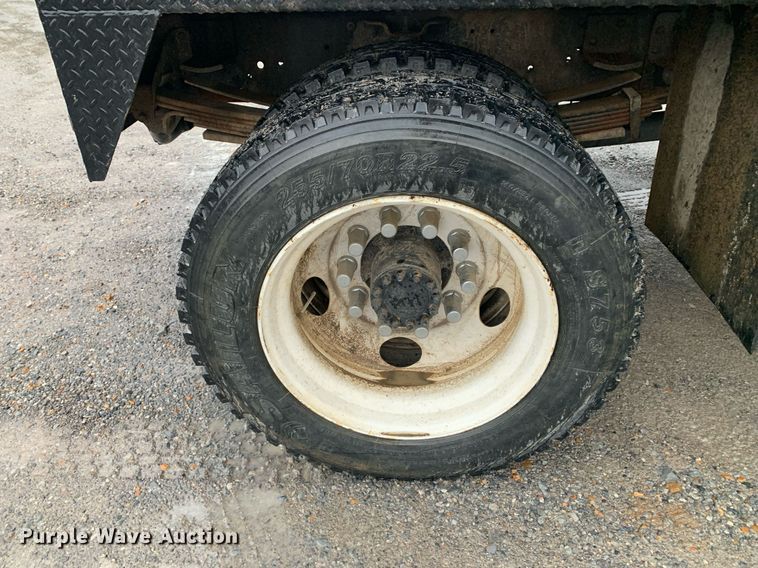 image for item DP8812 2003 GMC C6C042 flatbed truck