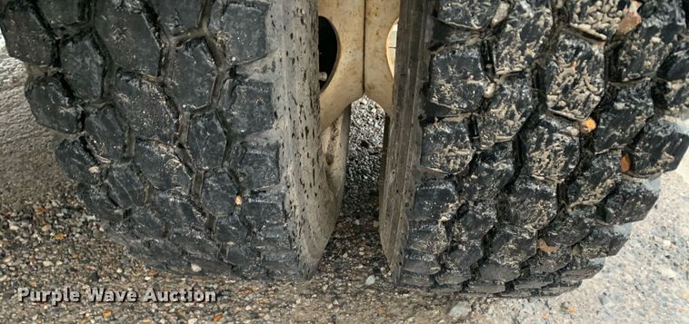 image for item DP8812 2003 GMC C6C042 flatbed truck