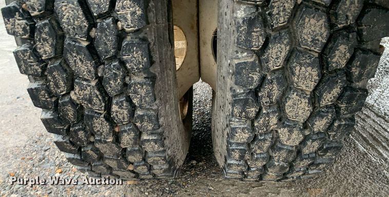 image for item DP8812 2003 GMC C6C042 flatbed truck