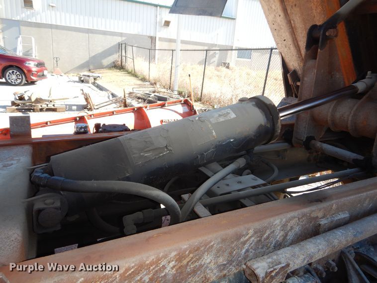 image for item DR5895 2012 International Workstar dump truck