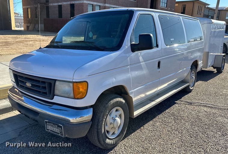 image for item EK9913 2004 Ford E-350 Super Duty van