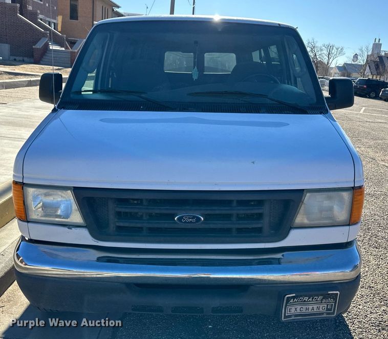 image for item EK9913 2004 Ford E-350 Super Duty van