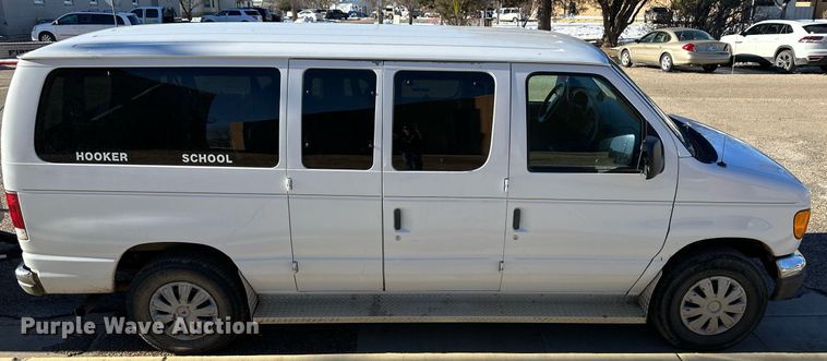 image for item EK9913 2004 Ford E-350 Super Duty van