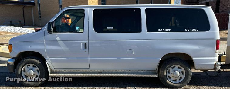 image for item EK9913 2004 Ford E-350 Super Duty van