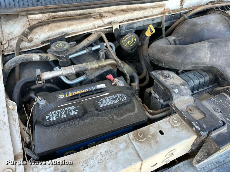 image for item EK9913 2004 Ford E-350 Super Duty van