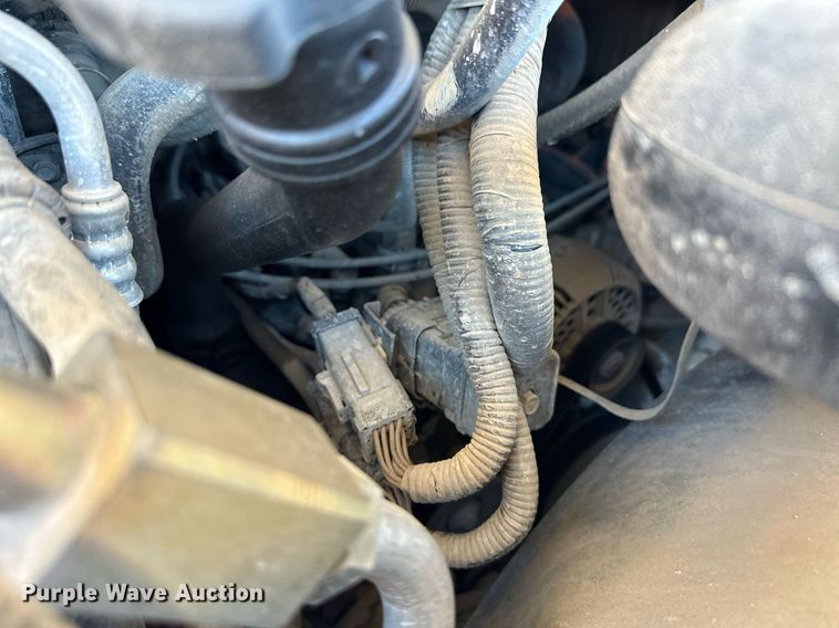 image for item EK9913 2004 Ford E-350 Super Duty van