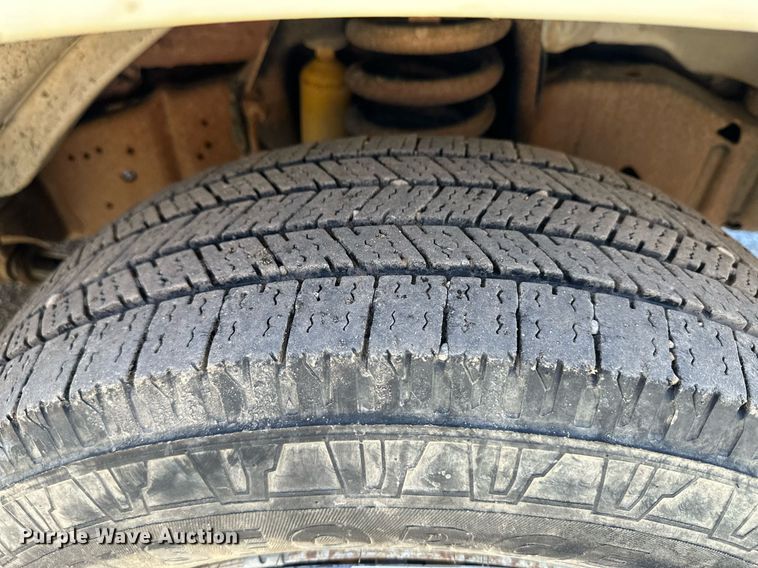 image for item EK9913 2004 Ford E-350 Super Duty van