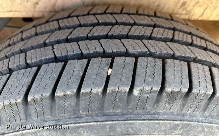 image for item EK9913 2004 Ford E-350 Super Duty van