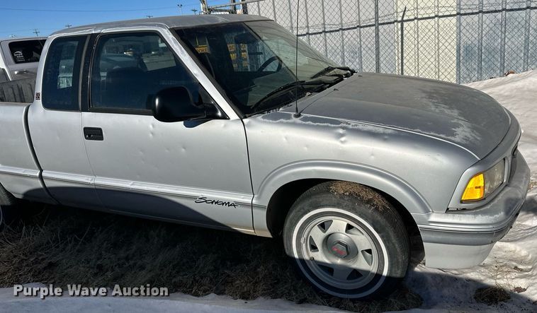 image for item EK9914 1994 GMC Sonoma pickup truck