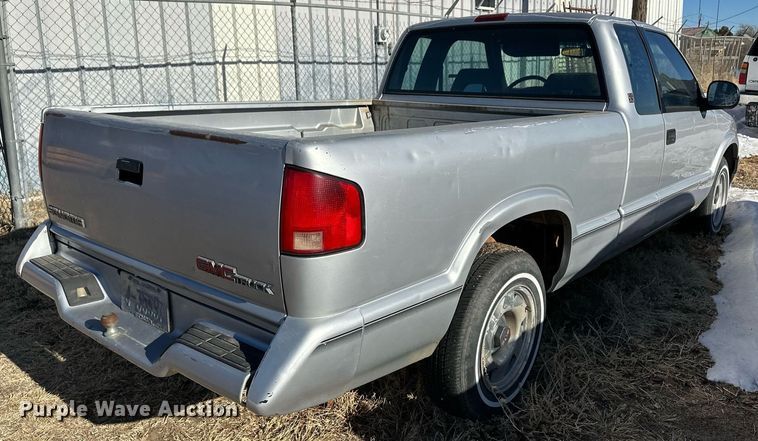 image for item EK9914 1994 GMC Sonoma pickup truck