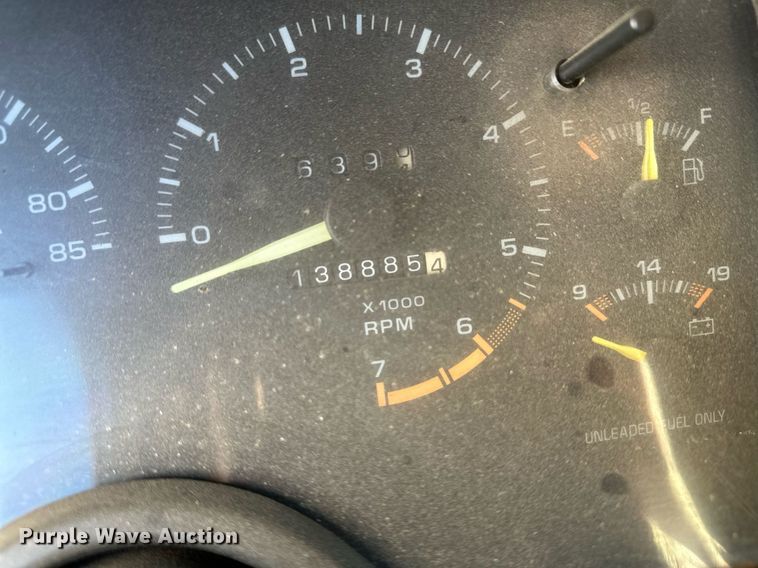 image for item EK9914 1994 GMC Sonoma pickup truck