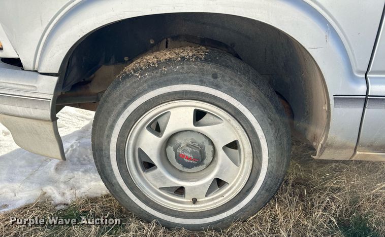 image for item EK9914 1994 GMC Sonoma pickup truck