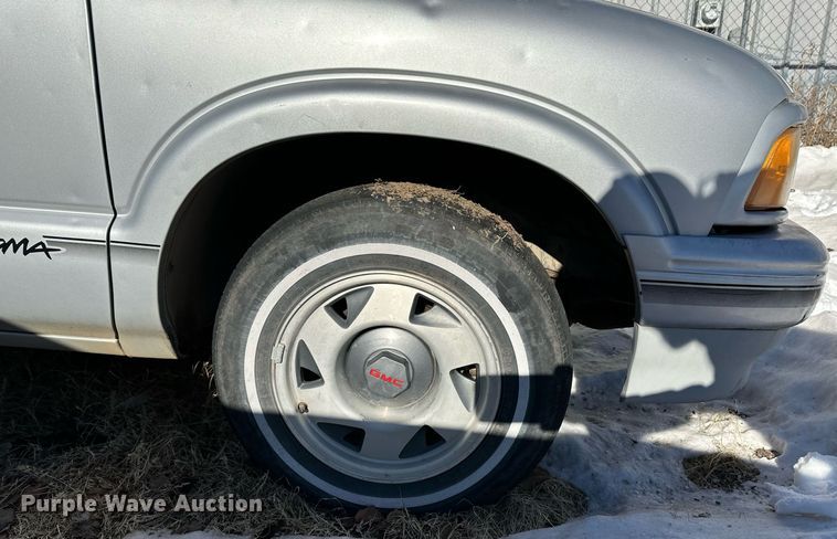 image for item EK9914 1994 GMC Sonoma pickup truck