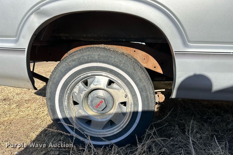 image for item EK9914 1994 GMC Sonoma pickup truck